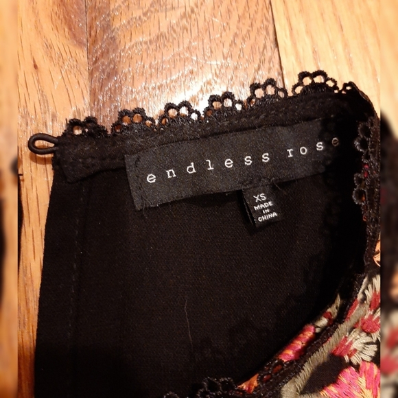 Endless Rose Flower Bouquet Tank Top - Picture 3 of 5